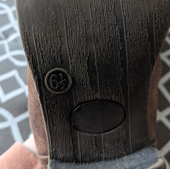 Distressed Brown Leather Tall Boots! - Picture 2 of 9